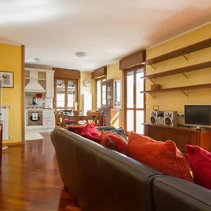 Bright House With 2 Bedrooms & A Unique Terrace ברגמו